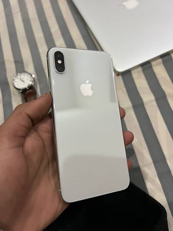 iPhone XS Max 0