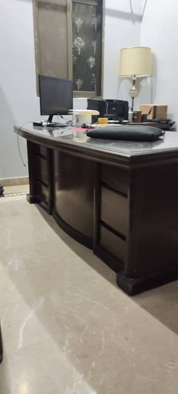 OFFICE TABLE L SHAPED 1