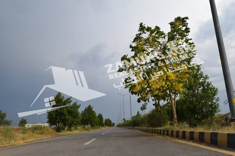 CORNER Plot | 50 Feet Street | Kanal Facing | VVIP Location For HOUSE Construction 2