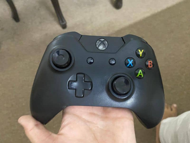 XBOX ONE . ORIGNAL CONTROLLER 4