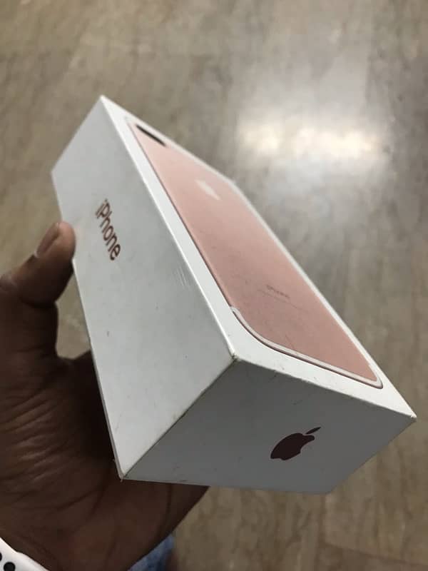 iPhone 7plus 32gb bh 71 seald set ha with original box 7