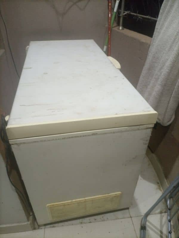 I want to sell waves deep freezer running condition original cndition 2