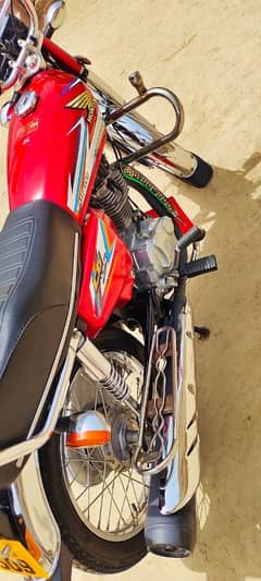 Honda 125 cc 2016 model for sale WhatsApp number03487390292)