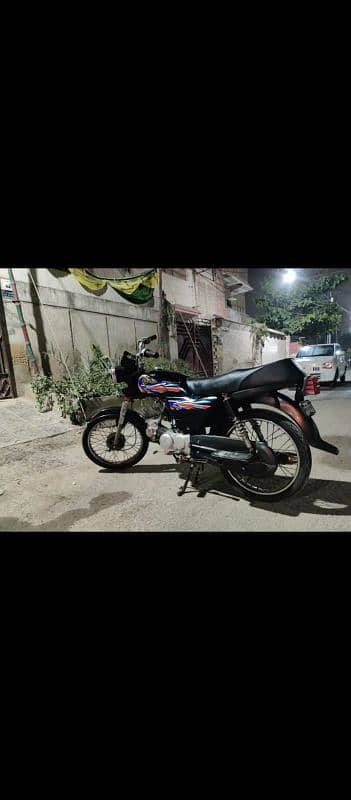 dhoom Yamaha 70 cc 2011 3