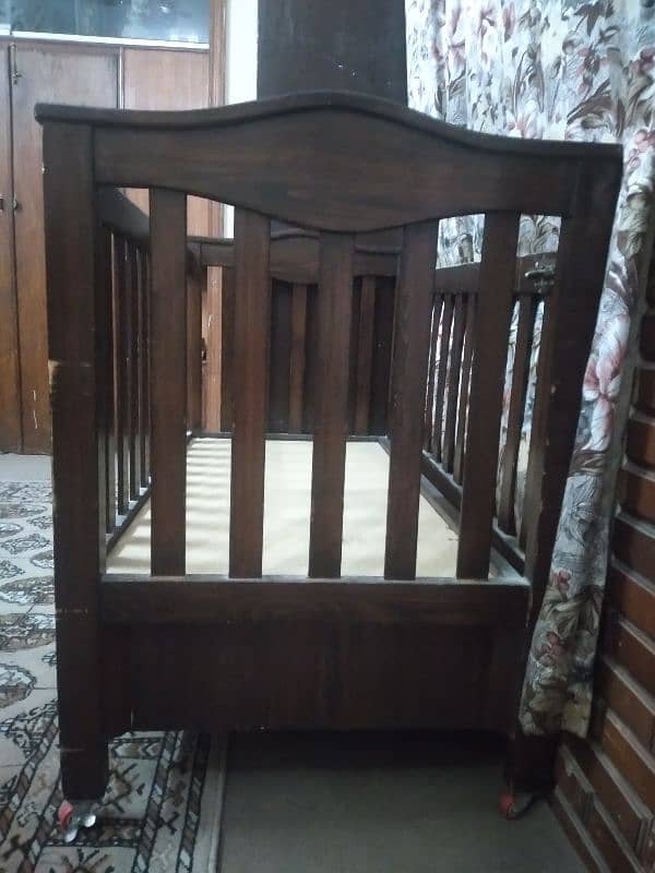 baby cot good condition 1