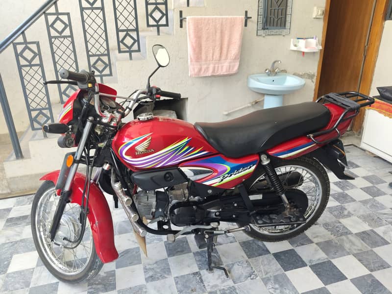 Honda Pridor Red 2019 model in excellent condition 0