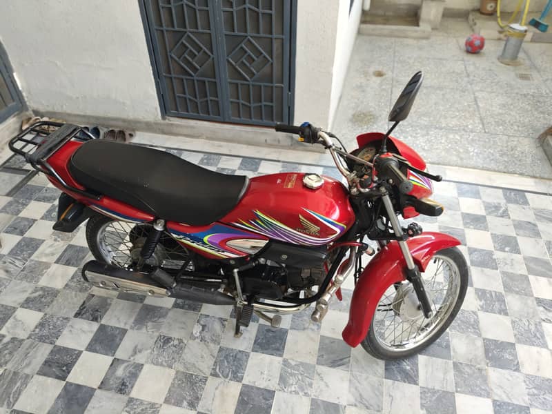 Honda Pridor Red 2019 model in excellent condition 1