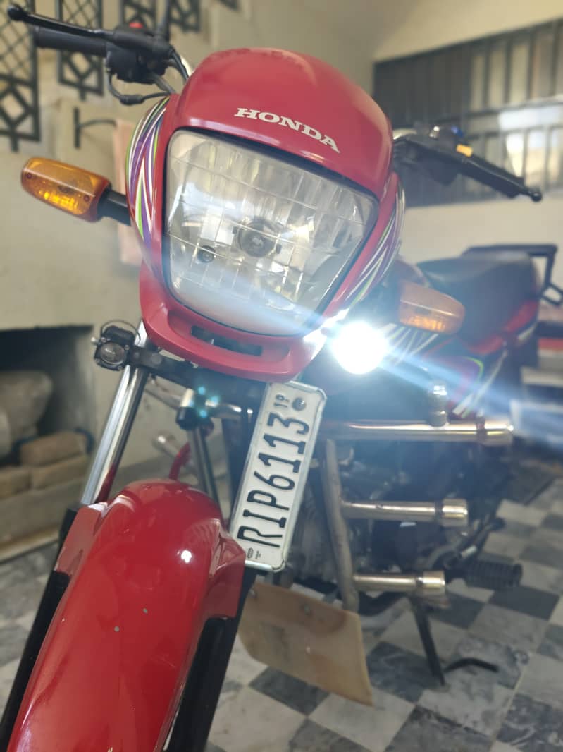 Honda Pridor Red 2019 model in excellent condition 4