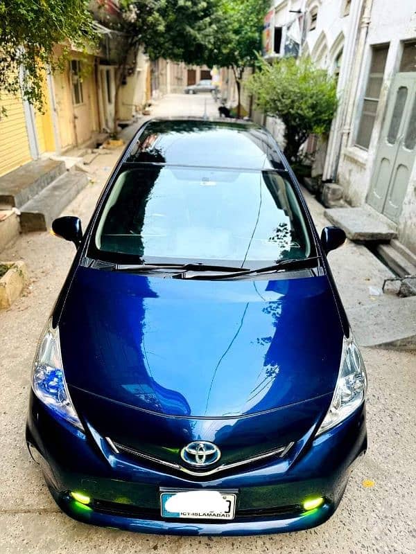 Toyota Prius Alpha 2014 7