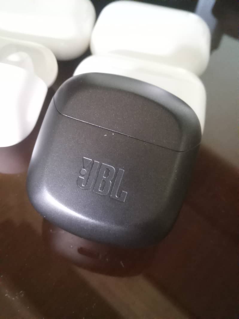 JBL earbuds 3