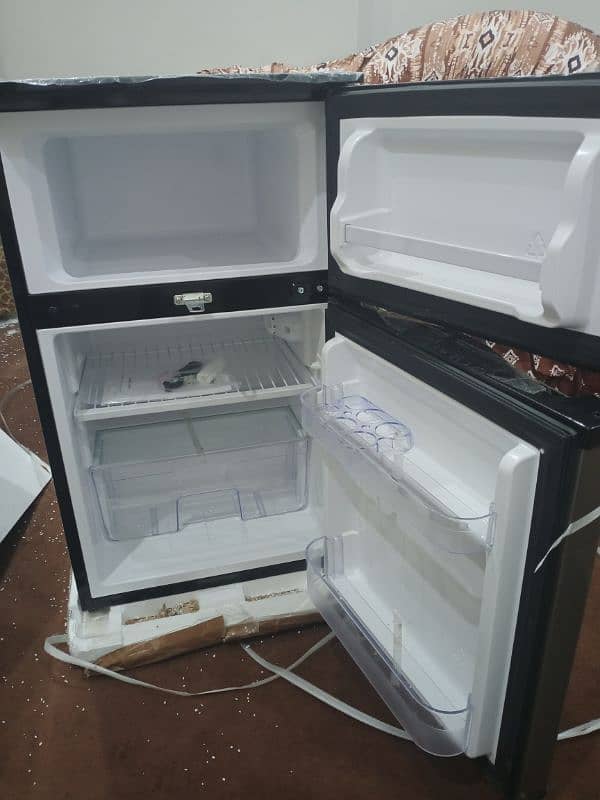 urgent sale room size refrigerator 1