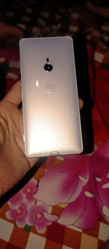 sone experi xz3 finger kam nh krta. 4gb64gb pach aproved 0