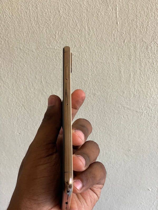 I phone XS Max 64GB PTA Approved 4