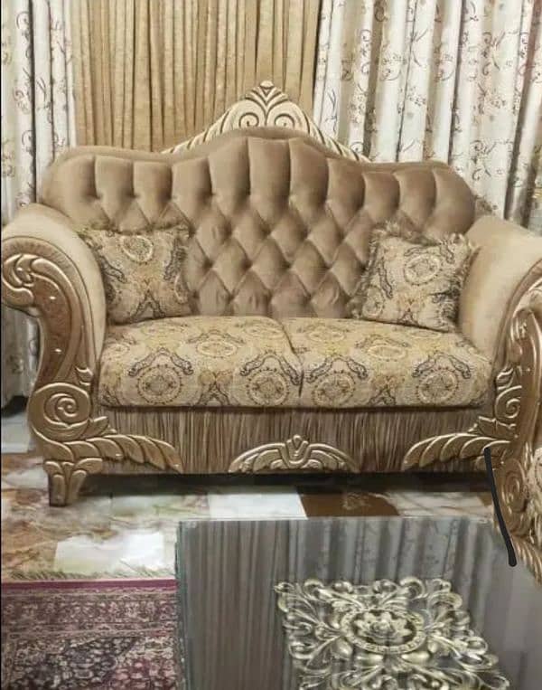 Beautiful Victorian Sofa Set with Center Table Premium Quality 0