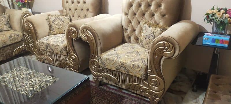 Beautiful Victorian Sofa Set with Center Table Premium Quality 5