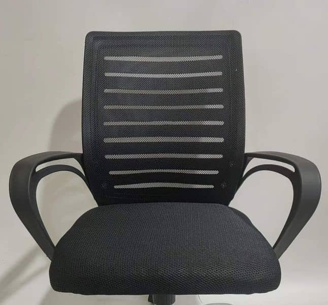 Lenay k bd use nhi ke Office Chair and Computer Table for sale 2