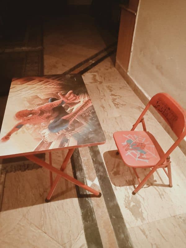 Spiderman table chair set 0