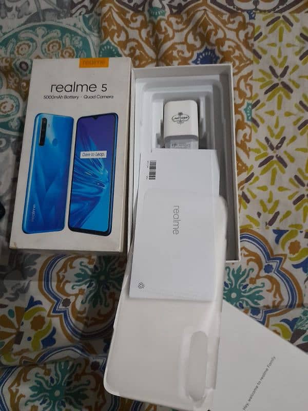 Realme 5 4