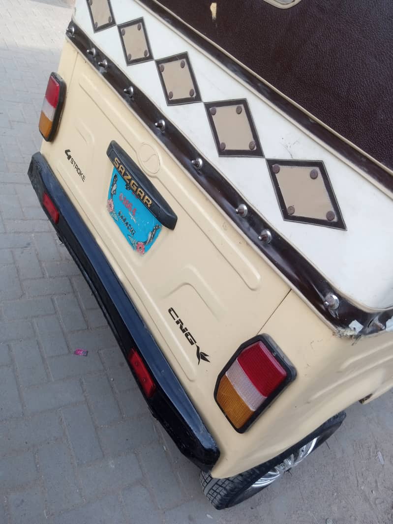 SazGar-2018,Disc-Brake,Gas-LPG-PetRoL Rickshaw,Engine FuLL OK 100%, 5