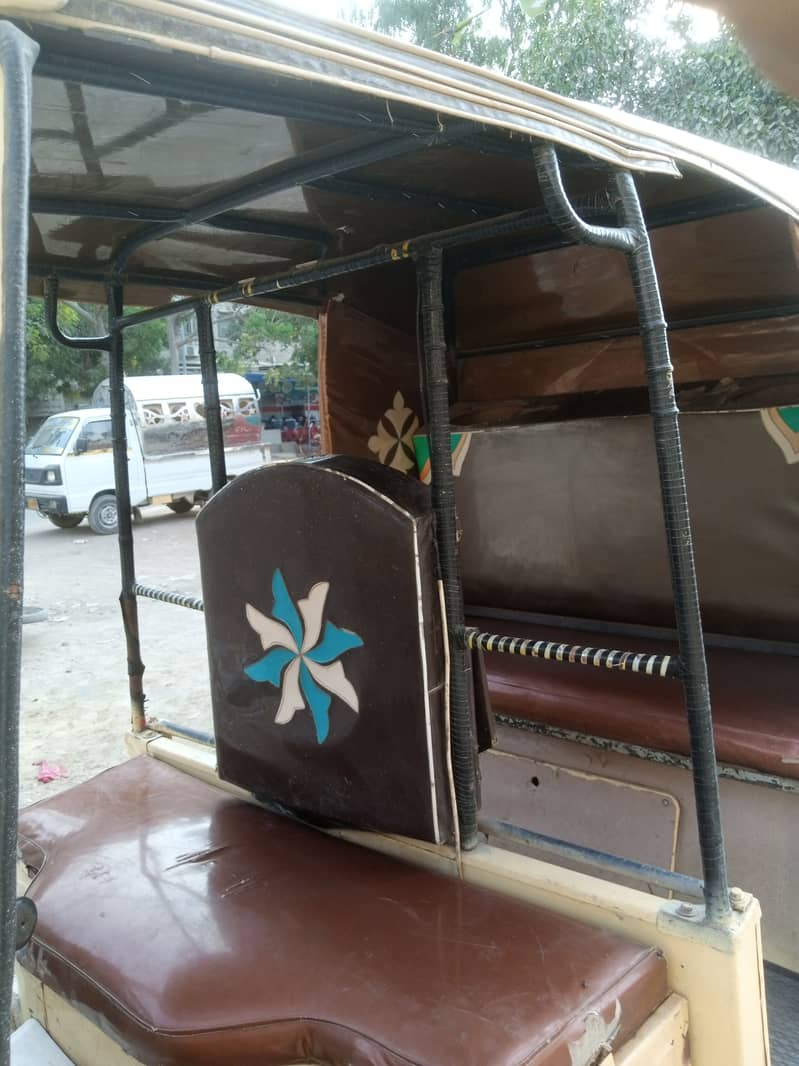 SazGar-2018,Disc-Brake,Gas-LPG-PetRoL Rickshaw,Engine FuLL OK 100%, 7