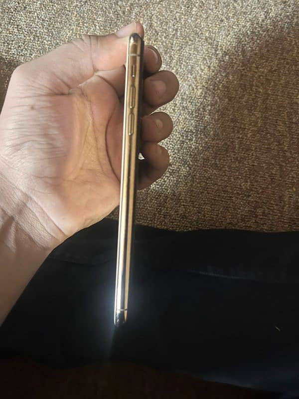 iphone xsmax gold pta 256 gb 4