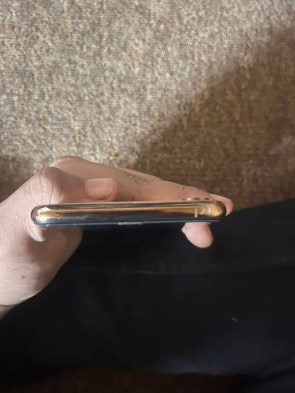 iphone xsmax gold pta 256 gb 6