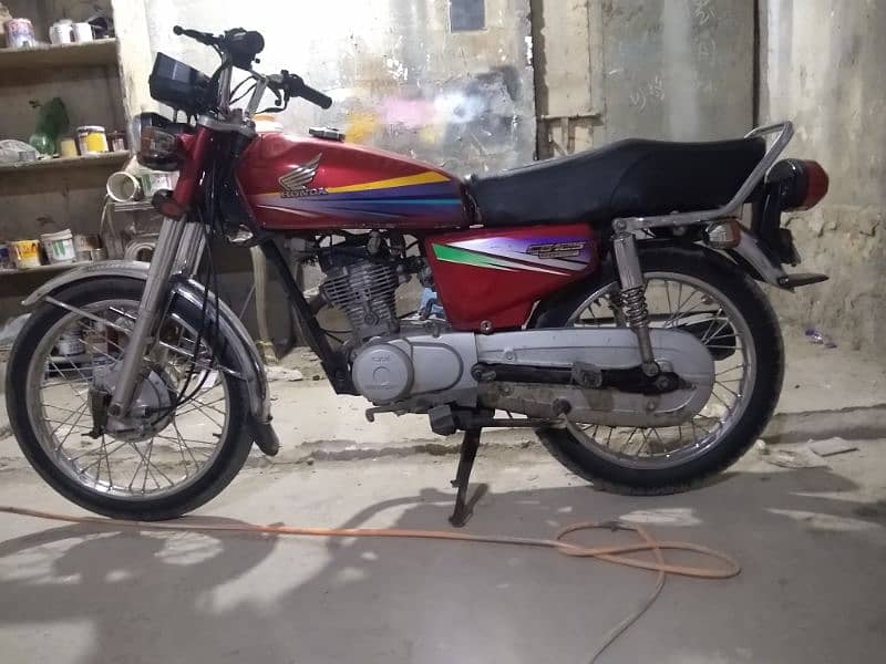 Honda 125 Karachi No 1