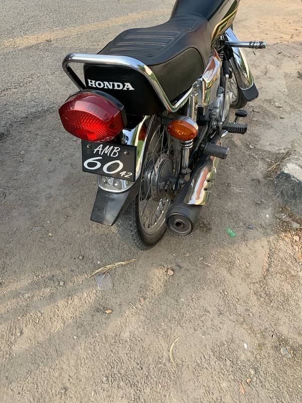 Honda 125 special Edition 2022 11