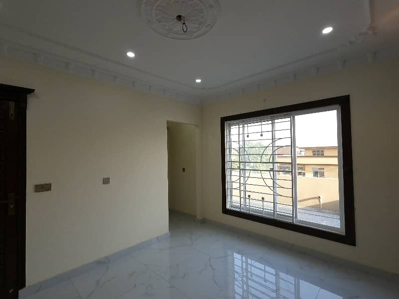 Ideal Prime Location 10 Marla House Available In Johar Town Phase 1 - Block F2, Lahore 38