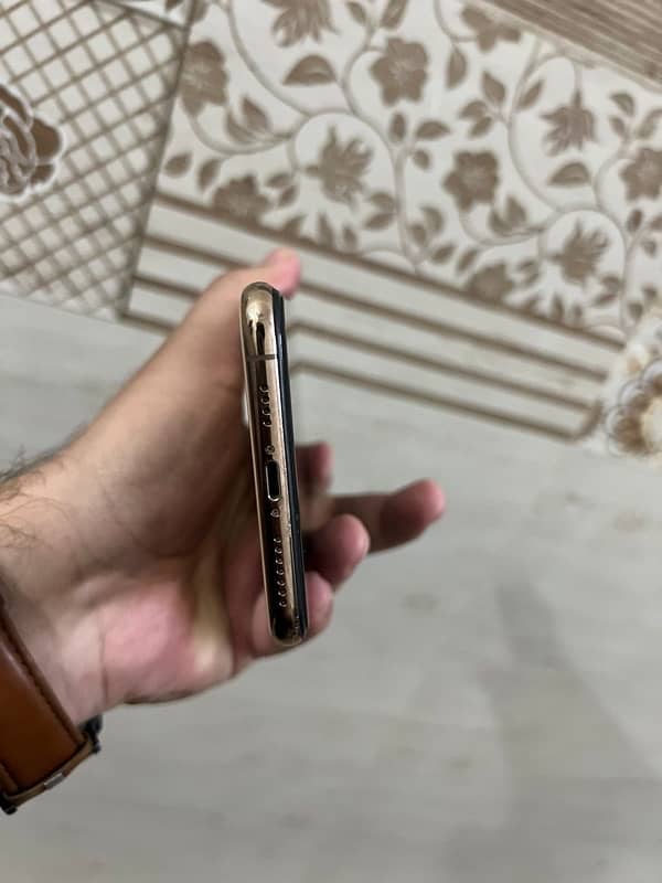 Iphone XsMax dual sim Pta approved physical +esim 64gb 4