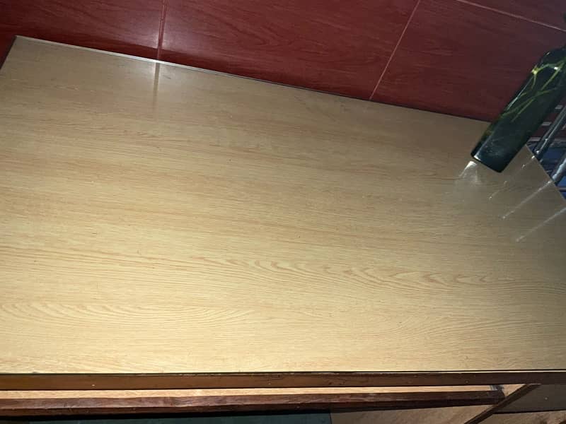 study table / computer table with glass slab on it 2