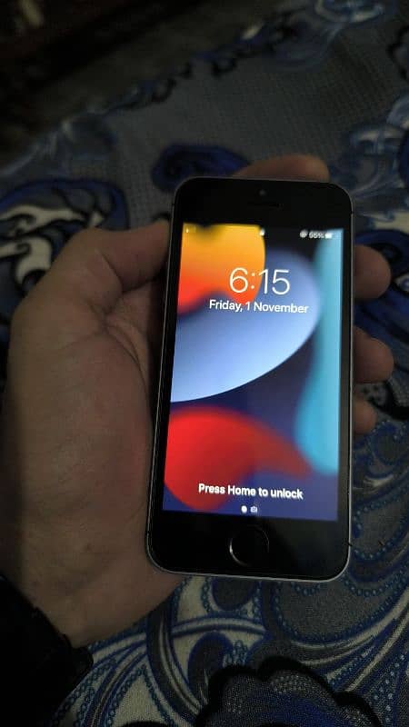 i phone SE old modal 64GB Sim Working 2