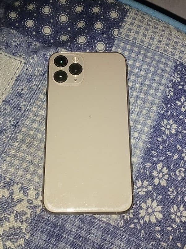 iphone 11 por   03261853199 1