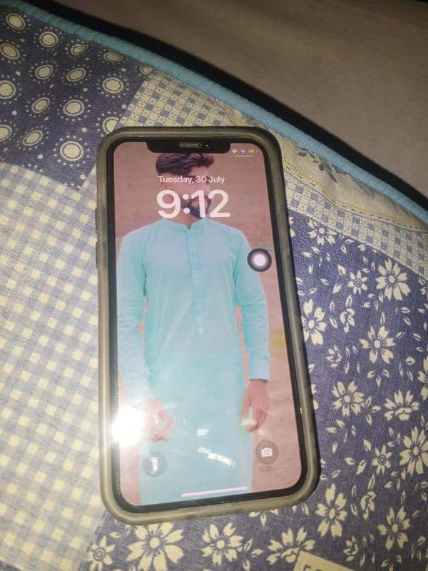 iphone 11 por   03261853199 2