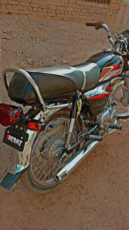 HONDA CD70 2025 MODEL (BKACK) 3