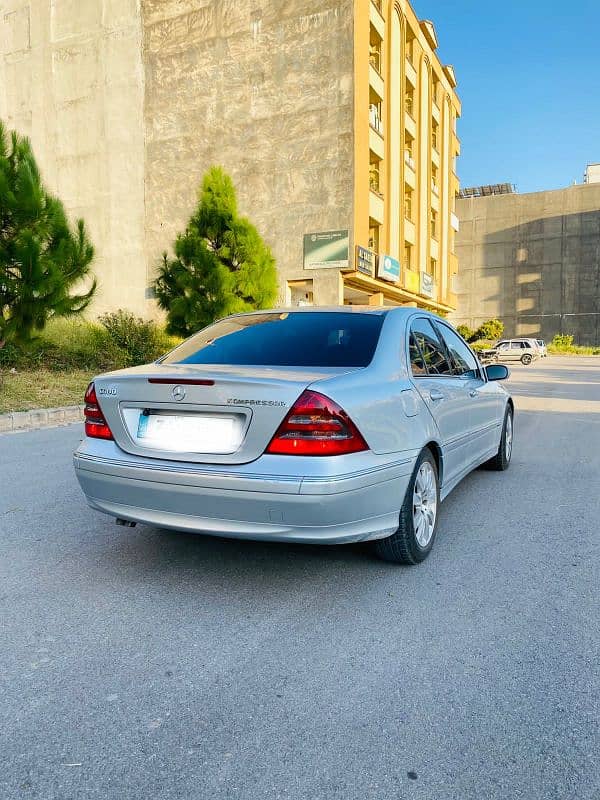 Mercedes C Class 2006 4