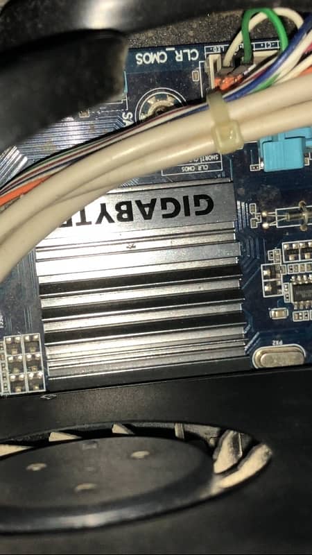 NVIDIA QUADRO 4000 AMD A4-5300apu with radeon hd graphics 3.40 GHz 0