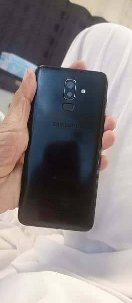 Samsung Galaxy j8 with box 1