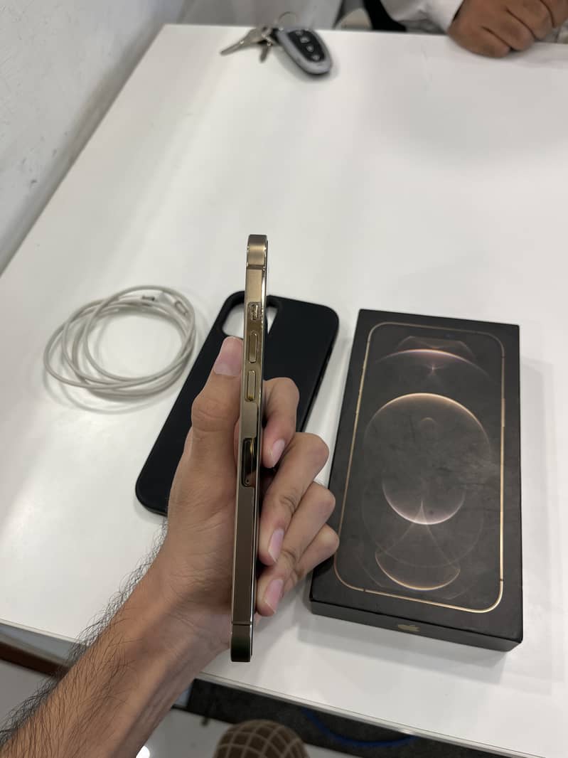 iphone 12 pro max 128gb pta approved 3