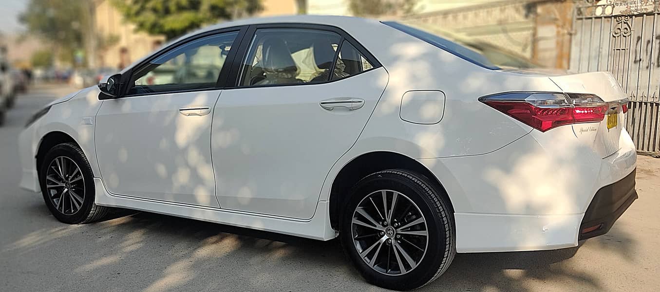 Toyota Corolla Altis 2022 X Special edition 2