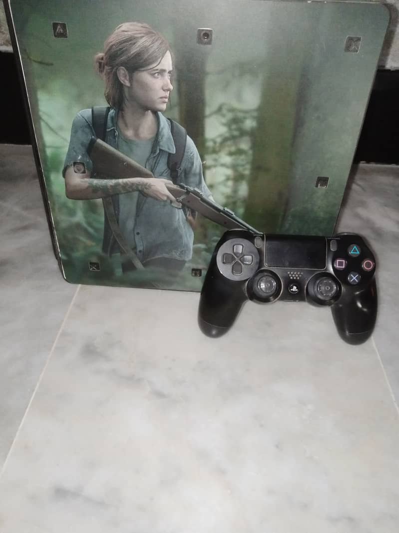 Ps4 Slim 1Tb sealed with 2 games 3