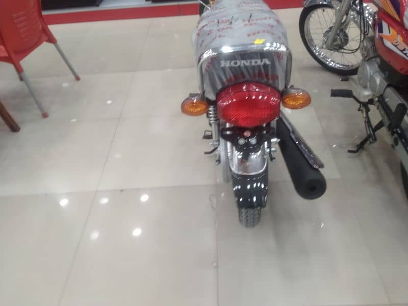 Honda 125 2025 modal available 1