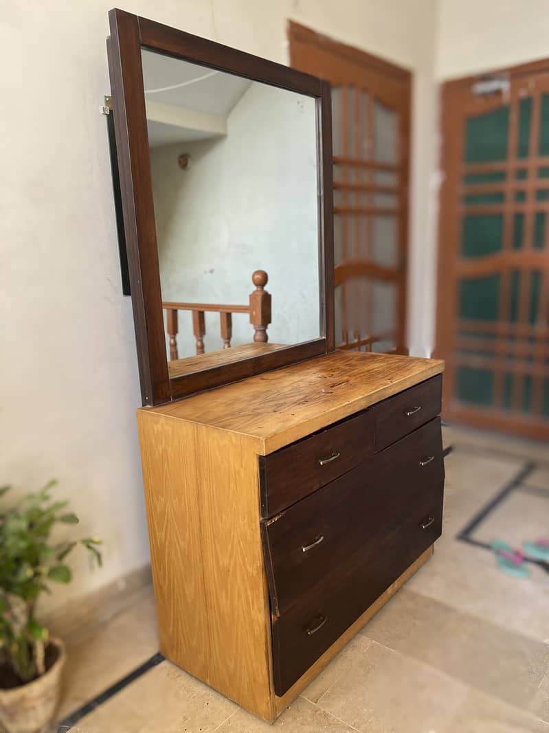 Dressing Table with mirror 3