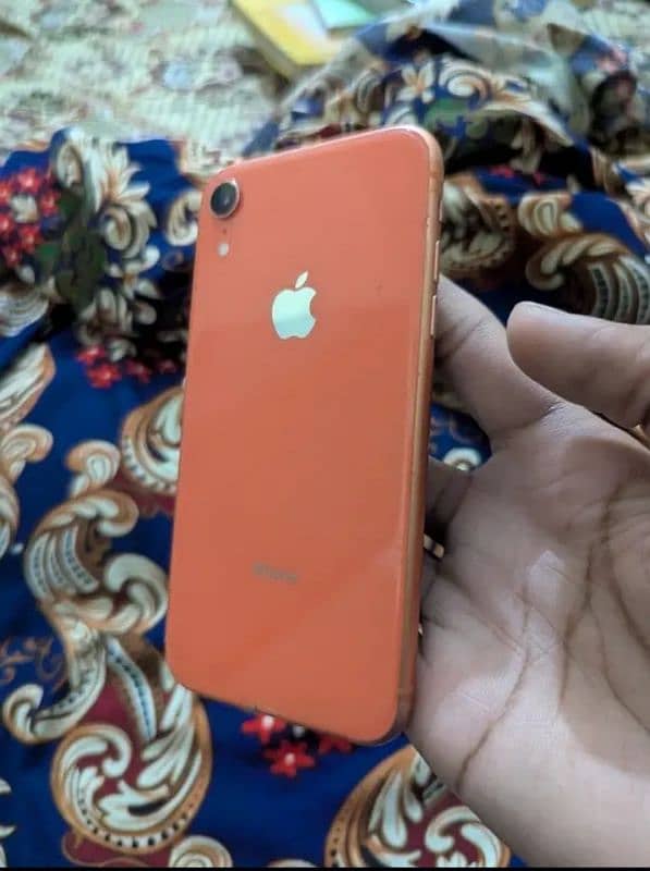 iphone XR 1