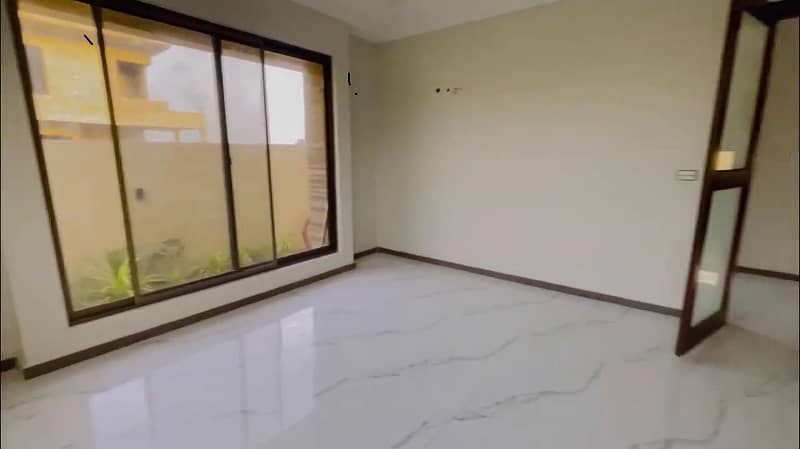 5 Bedrooms Luxurious Villa for RENT, Near Main Entrance of Bahria Town. 12