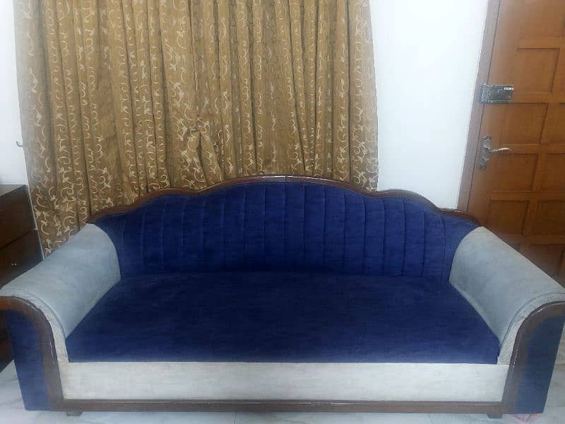 3 seater sofa, 1