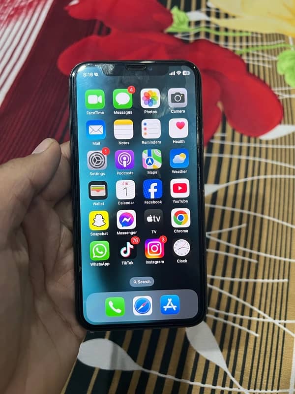 iphone x 64 gb pta approved  contct 03004214473 7