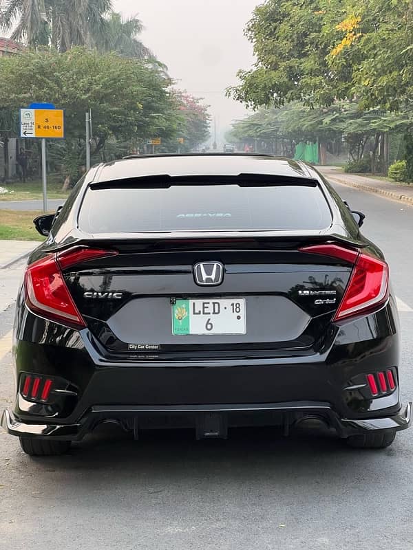 Honda Civic Oriel 2018 4