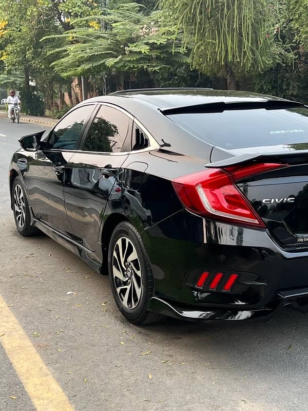 Honda Civic Oriel 2018 5