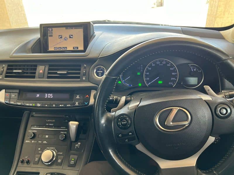 Lexus CT200h 2011 6